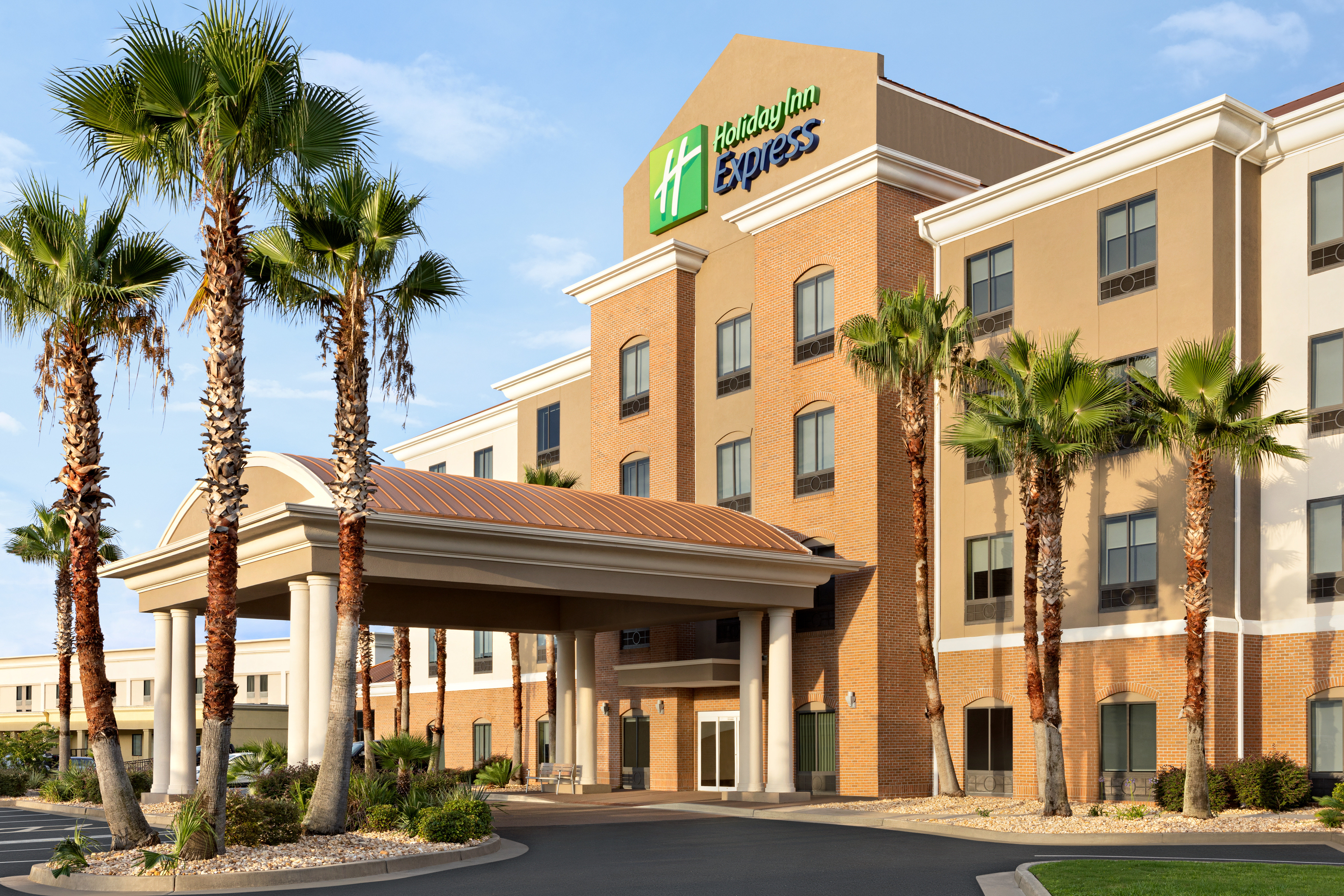 Holiday Inn Express Hotel Suites Waycross 55/56