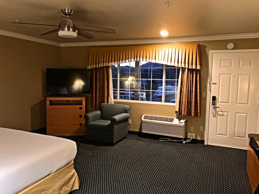 Lake Point Lodge 21/24
