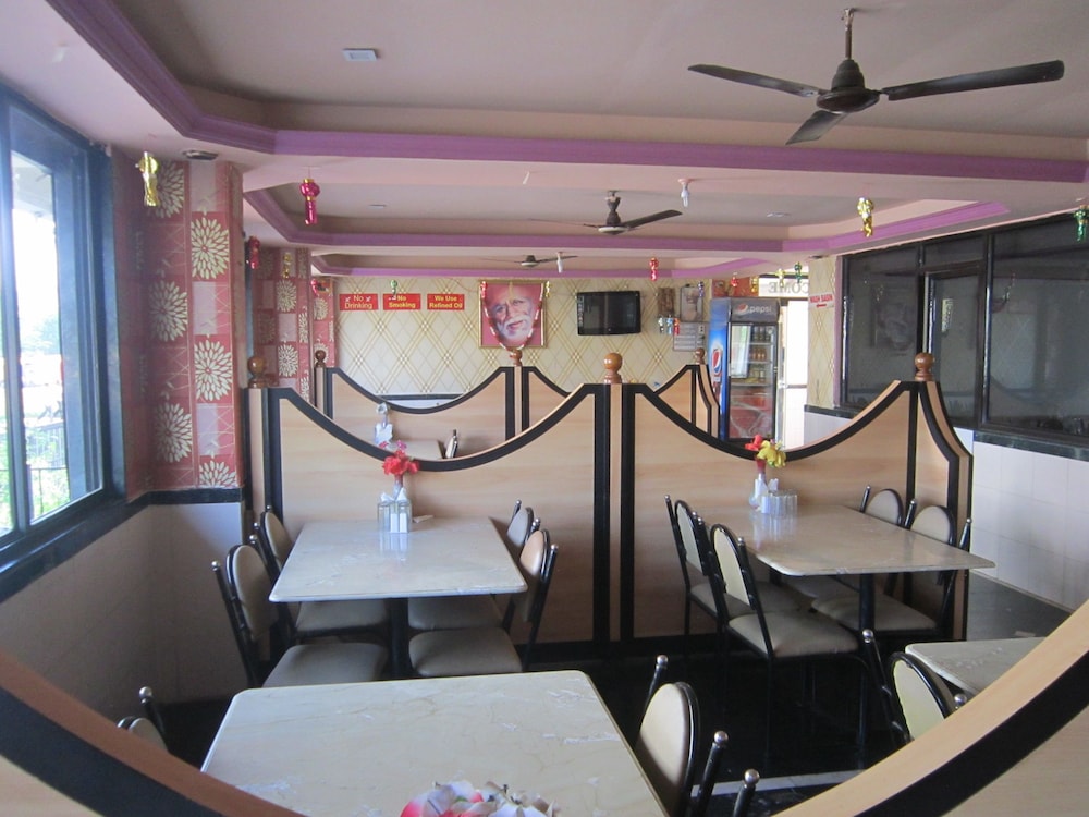 Hotel Dhruv Palace 40/47