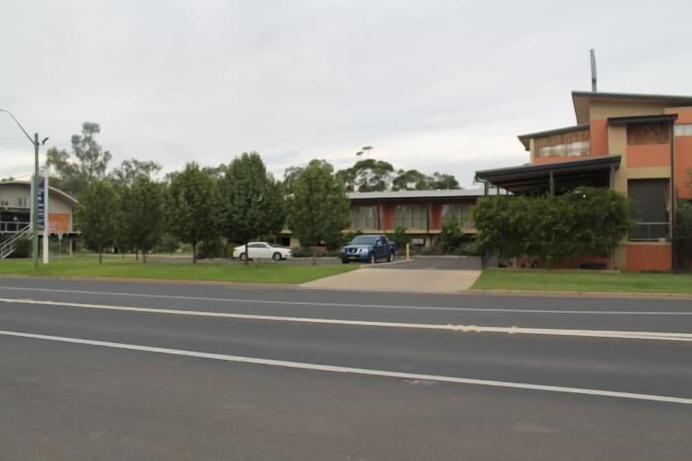 Forbes Victoria Inn 38/55