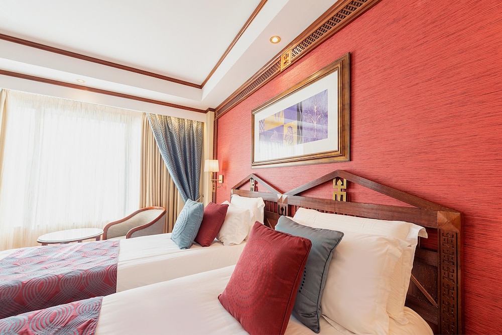 DELUXE, TWIN BEDS, CITY VIEW