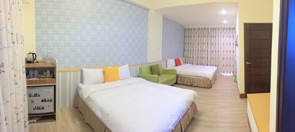 ROOM, QUADRUPLE, 2 DOUBLE BEDS