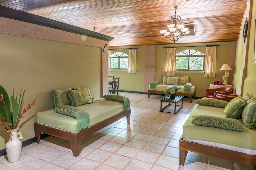 Kayak Lodge 17/40