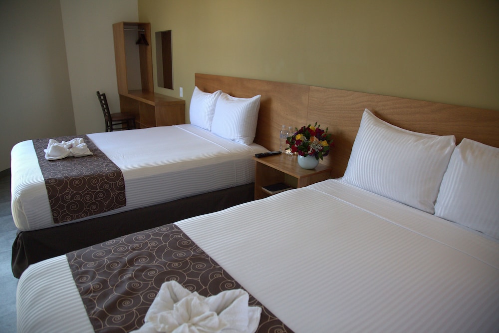 Am Hotel And Plaza 20/65