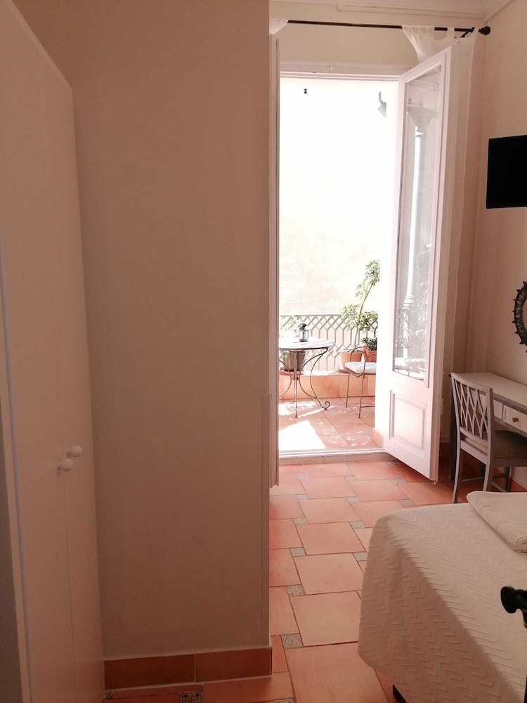 BARCELONA CENTER INN 35/50