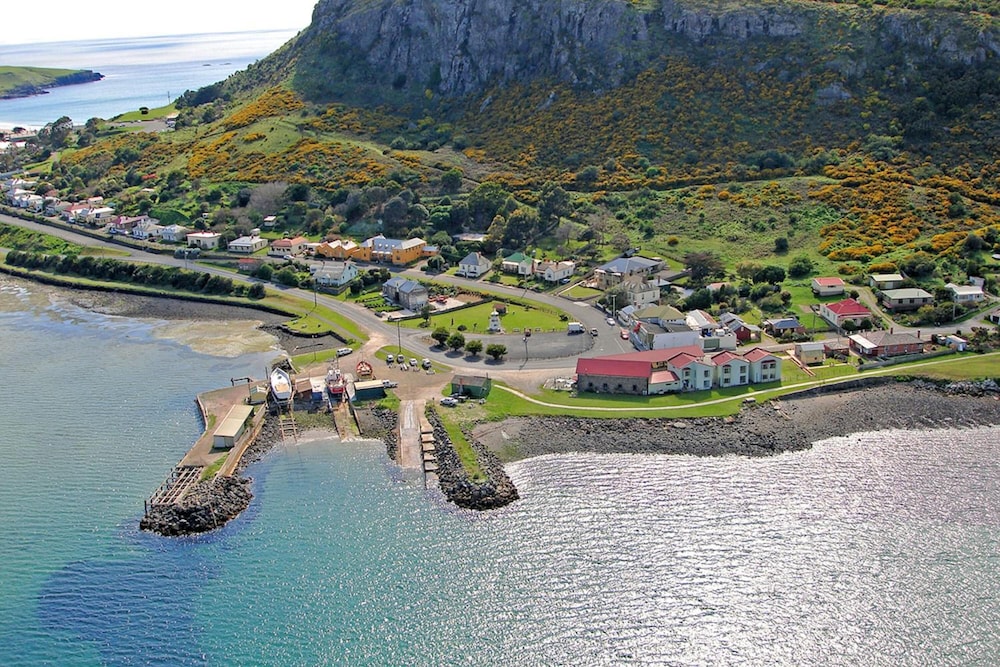 STANLEY VILLAGE WATERFRONT ACCOMMODATION 46/70