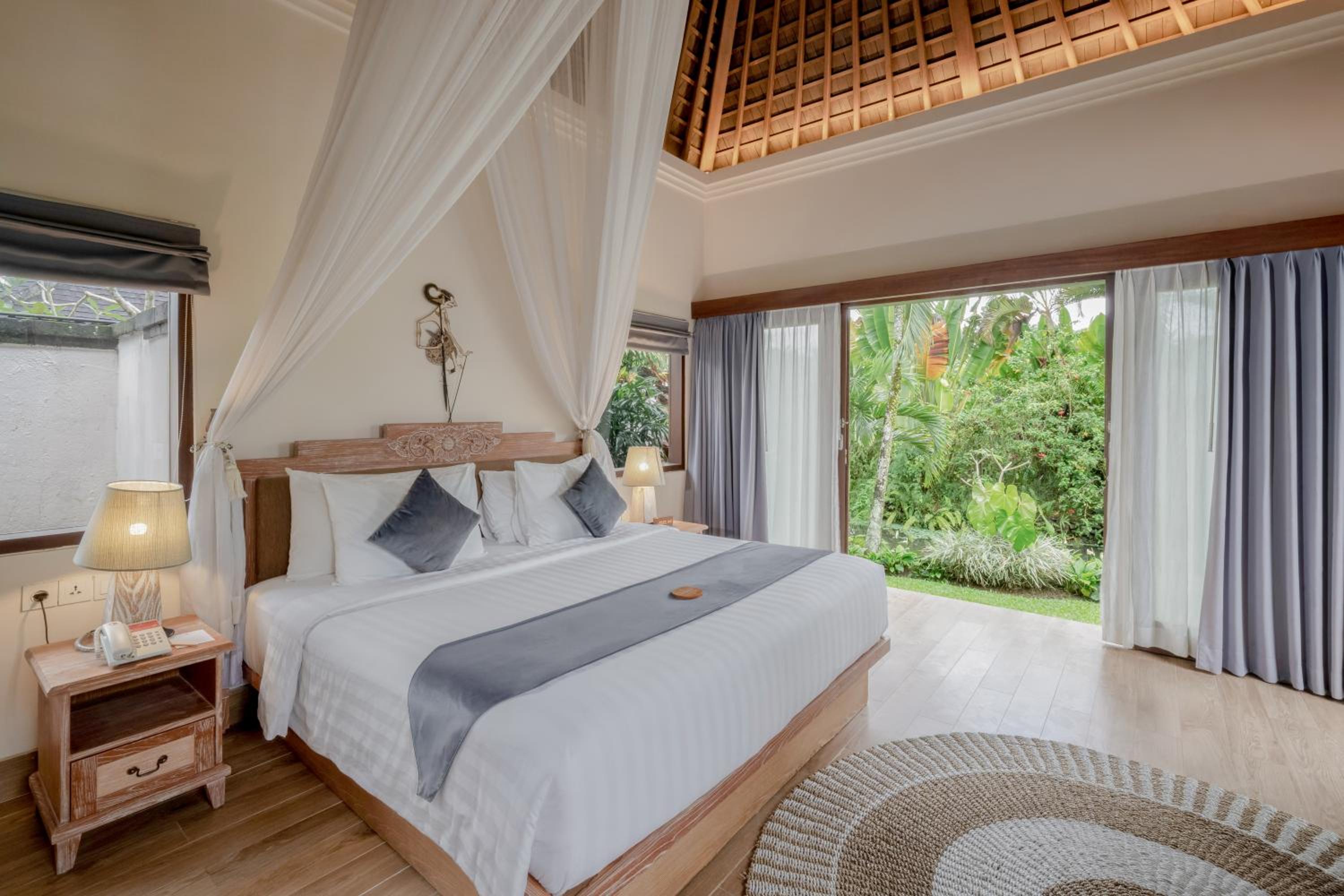 2 Bedrooms, Pool, Villa, Double and Twin Beds