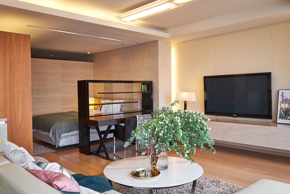 The Classic 500 Pentaz Executive Residence 37/73