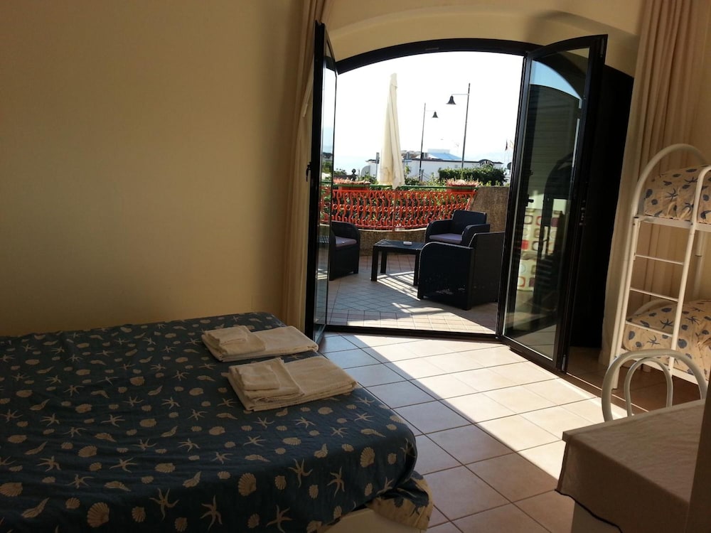 Hotel Tirreno 28/52