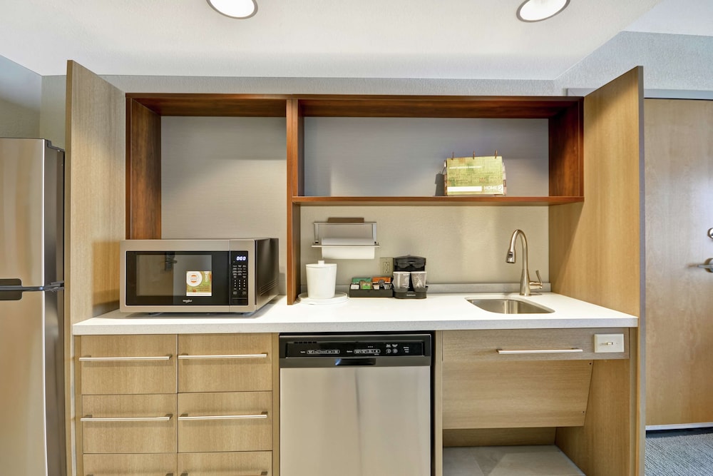 HOME2 SUITES BY HILTON PORTLAND AIRPORT 36/46