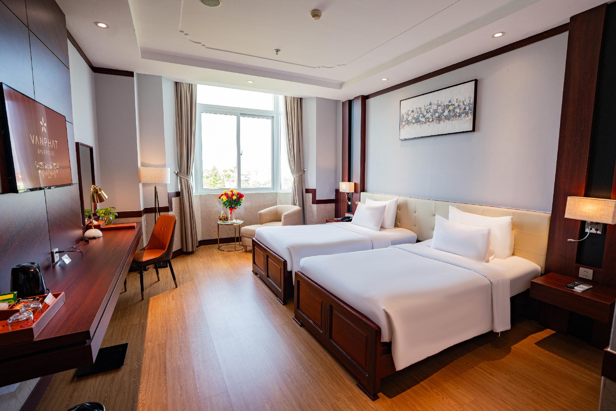 Superior, Twin Beds 2/3