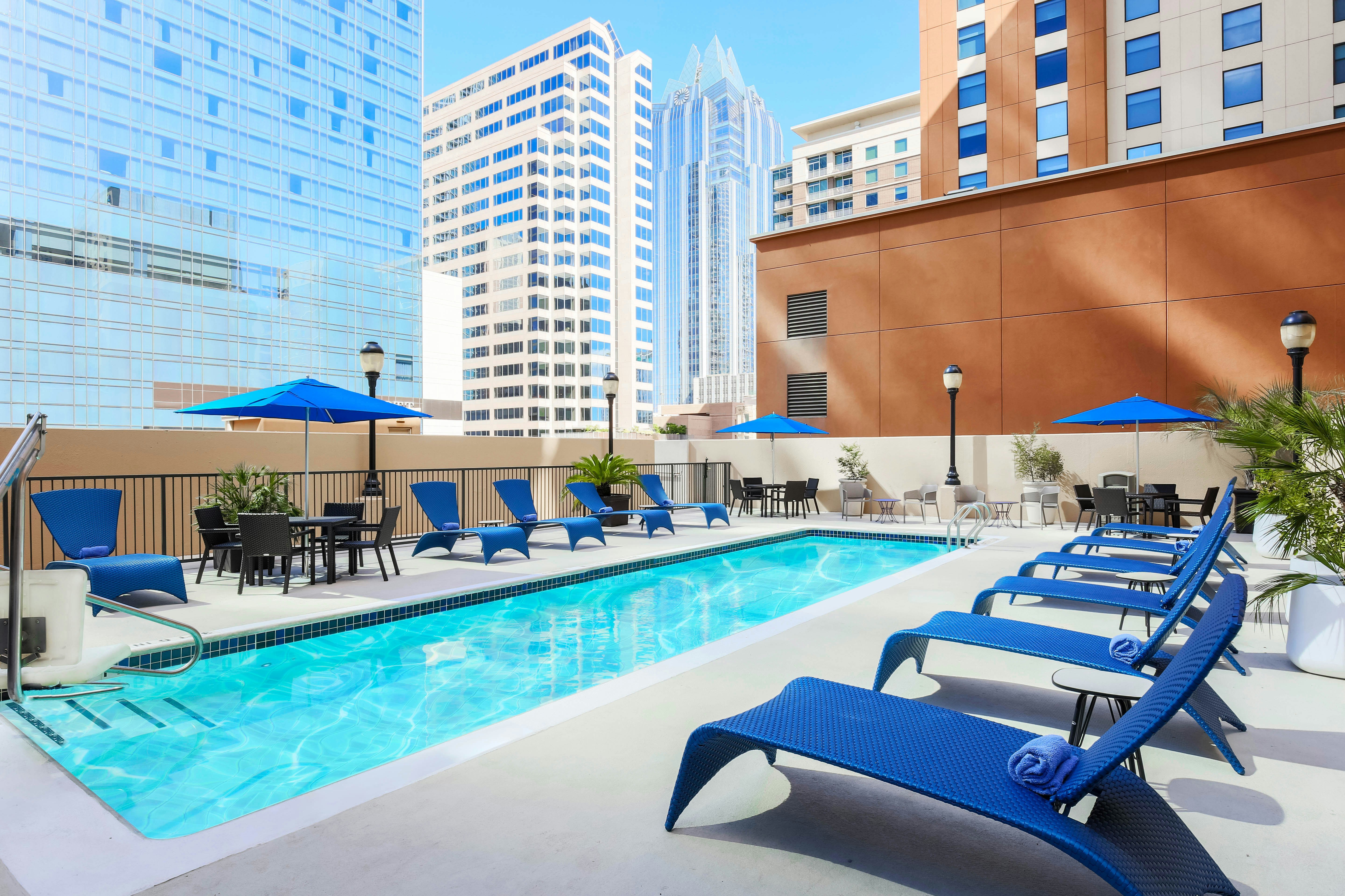 Hampton Inn & Suites Austin-Downtown 50/51