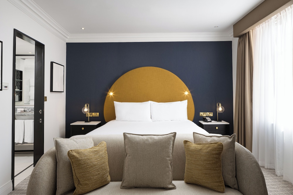 Room at The Waldorf Hilton, London, LONDON