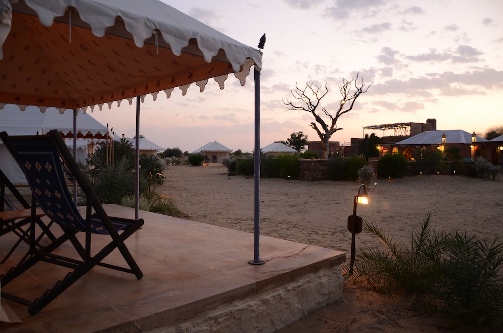 Damodra Desert Camp 15/22