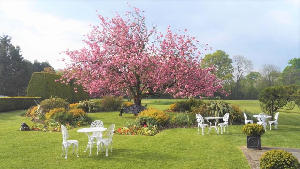 Grovefield House Hotel 50/57