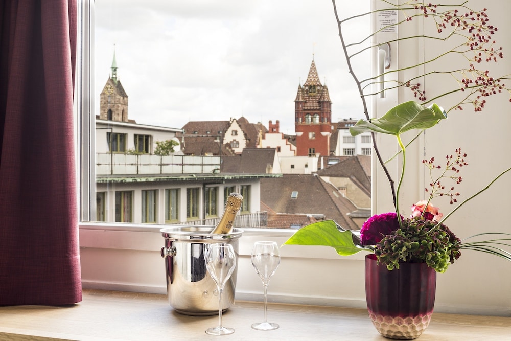 HOTEL BASEL 34/50
