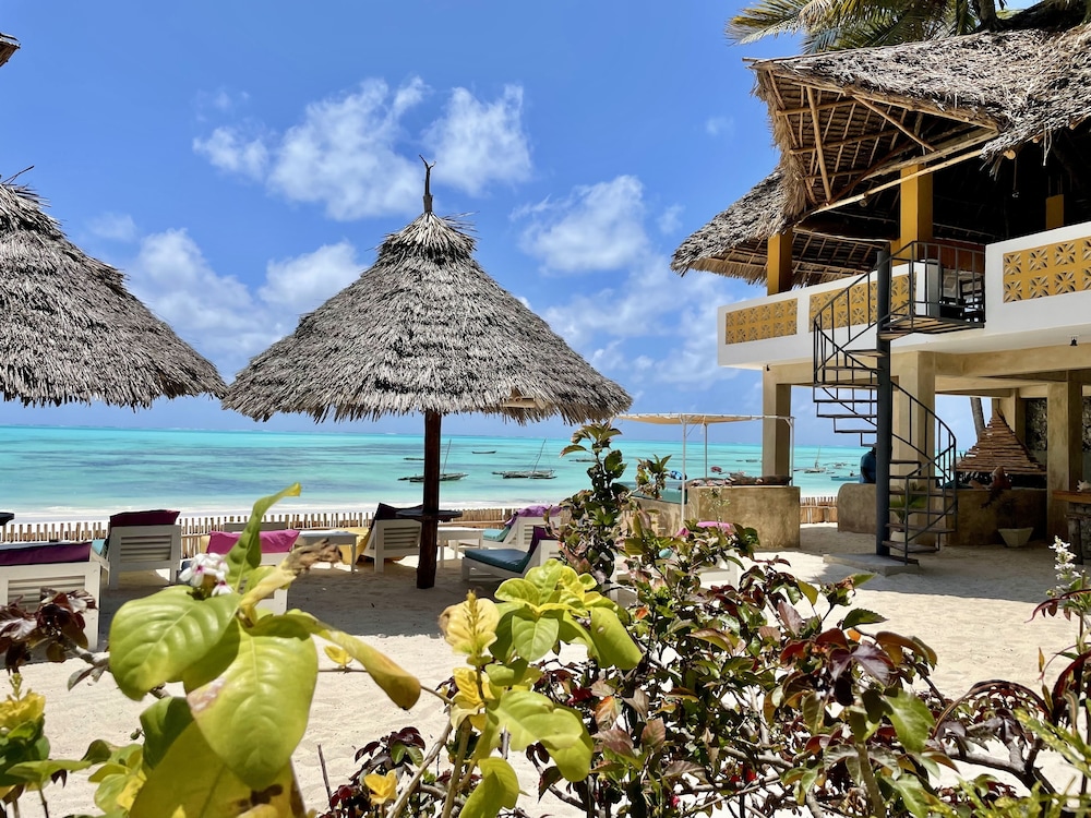 Blue Reef Sport And Fishing Lodge & Bungalows 38/49