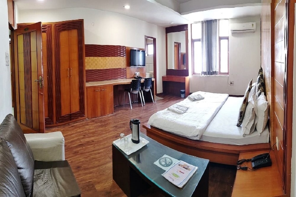 Mandakini Plaza Hotel 13/21