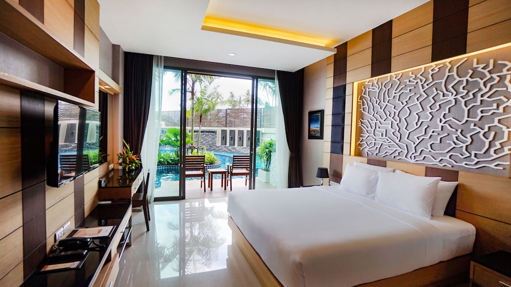 Aqua Resort Phuket 36/70