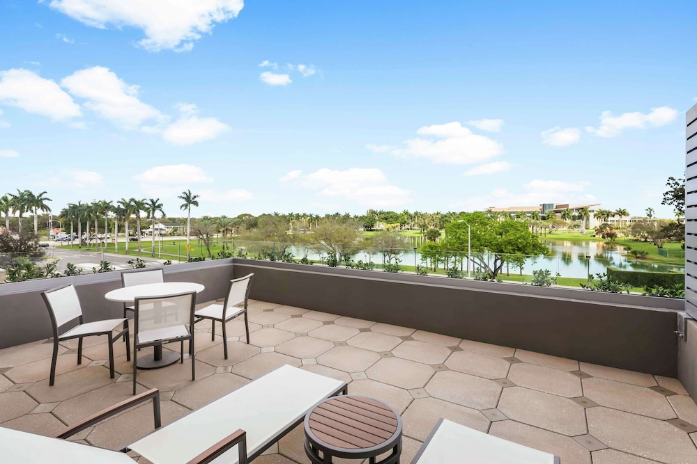 Hilton Miami Dadeland 57/65