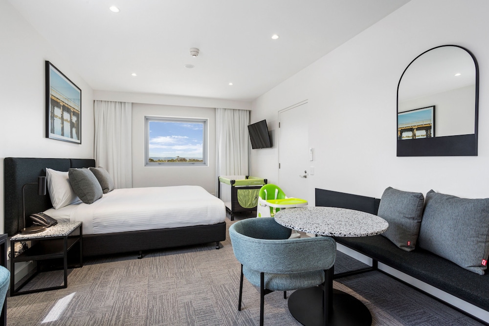 1 BEDROOM, APARTMENT