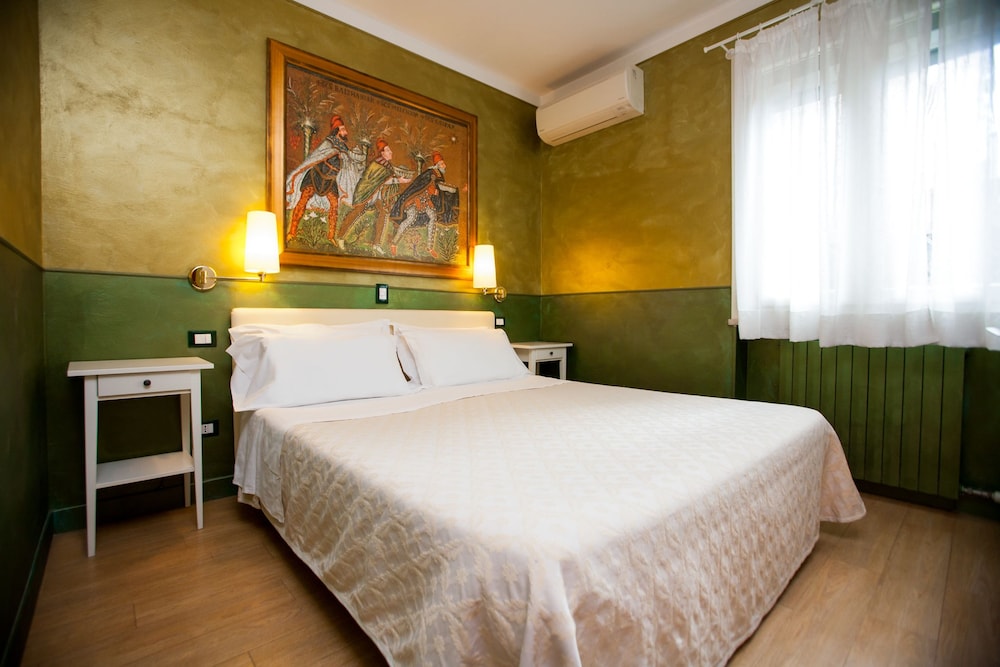 Diana Suites 7/30