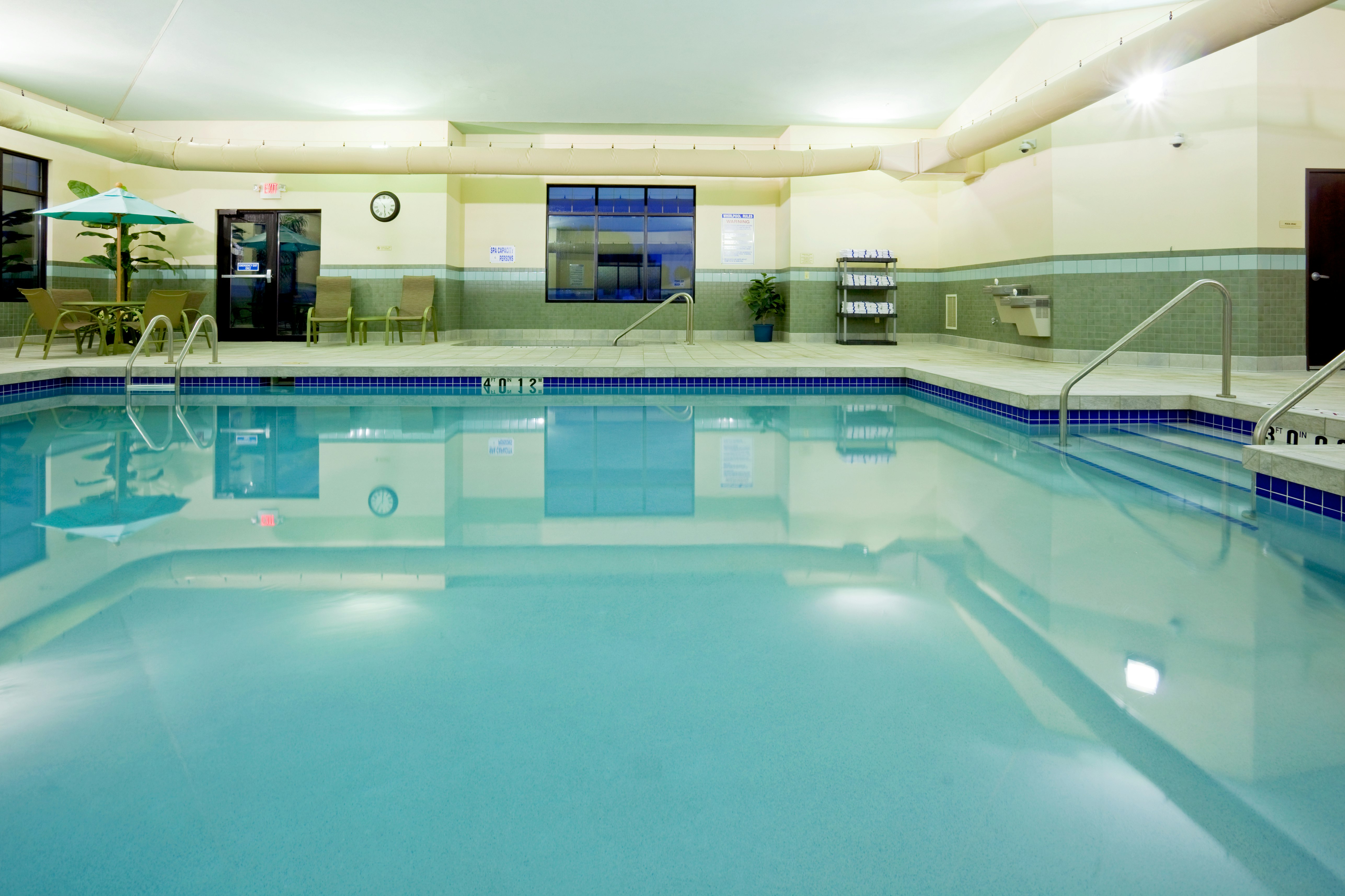 Holiday Inn Express Hotel And Suites Madison Verona 42/58