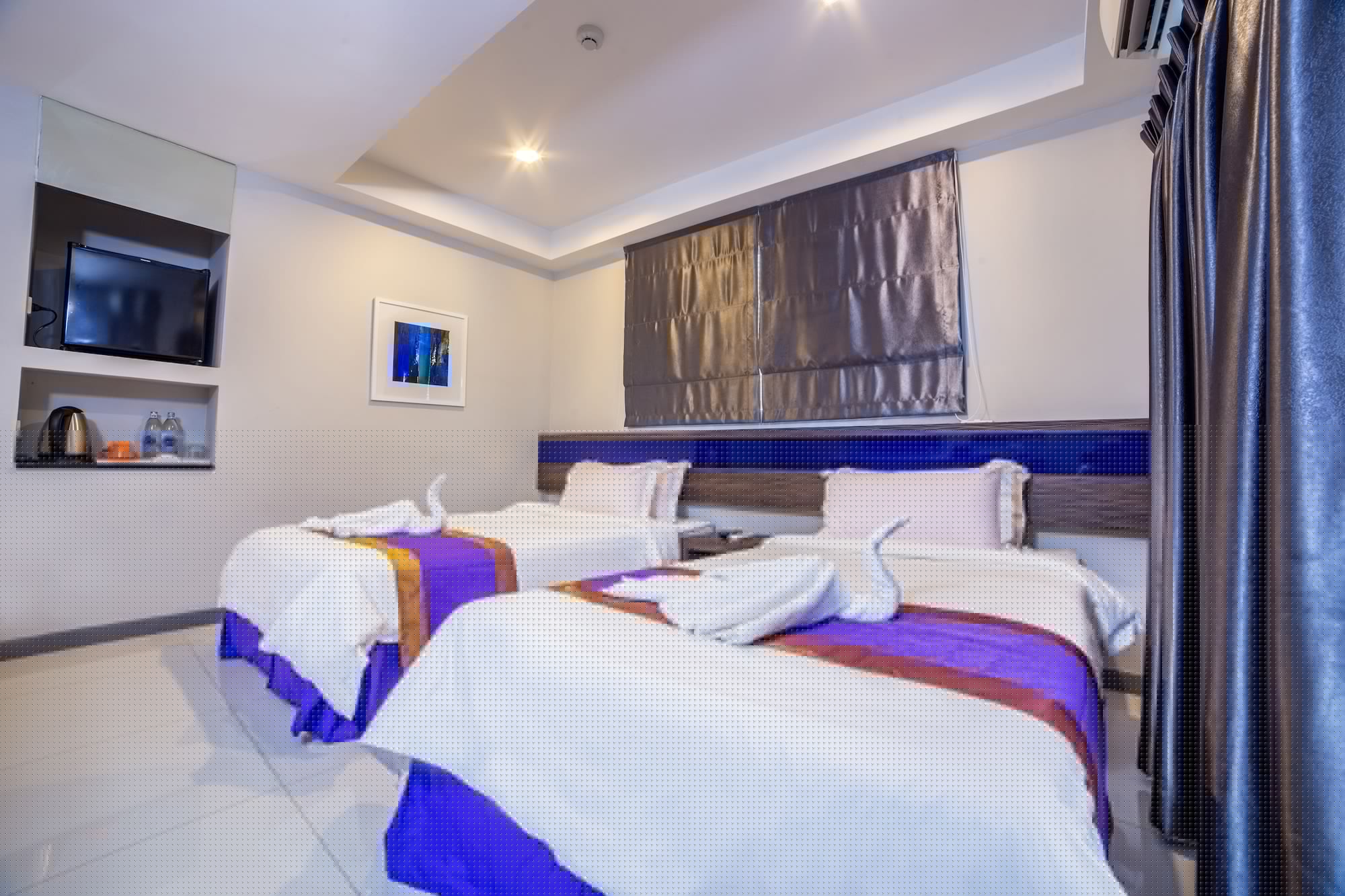 DELUXE, DOUBLE BED
