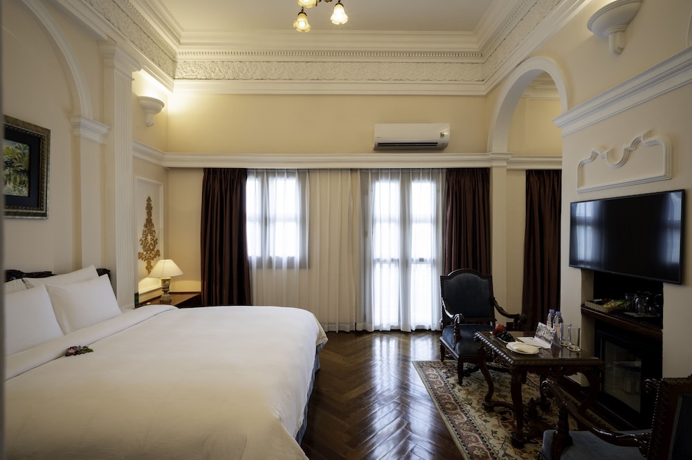 CENTURY, DELUXE, DOUBLE BED, RIVER VIEW