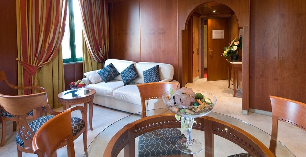 As Hotel Monza 40/56
