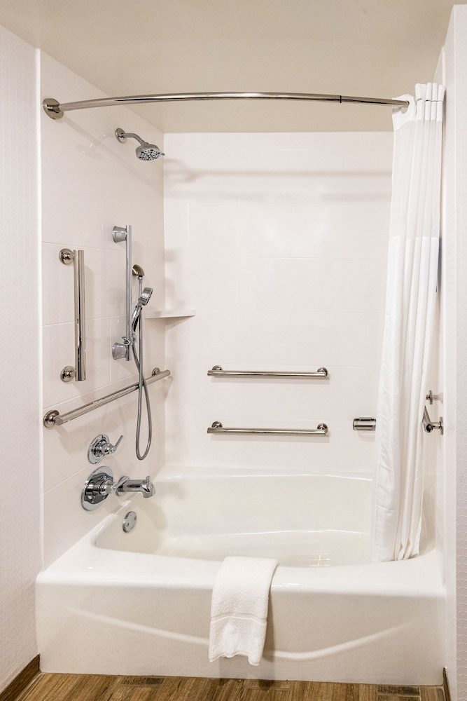 Hampton Inn Suites Keller Tx 20/47