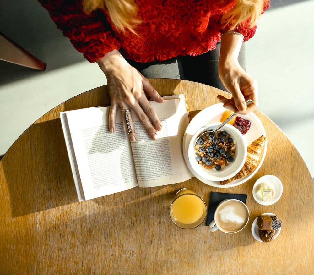 CITIZENM SCHIPHOL AIRPORT HOTEL 17/53