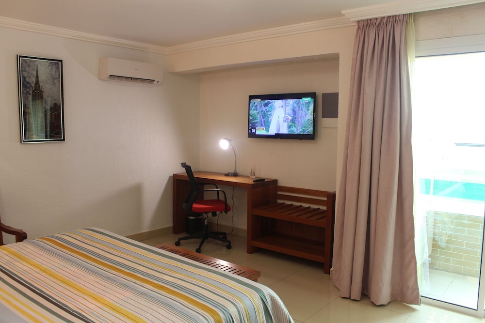 Adamaoua Grand Hotel 75/81