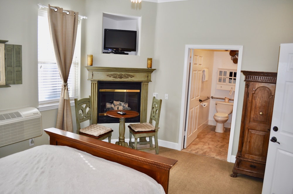 Cayucos Sunset Inn Bed and Breakfast 16/50