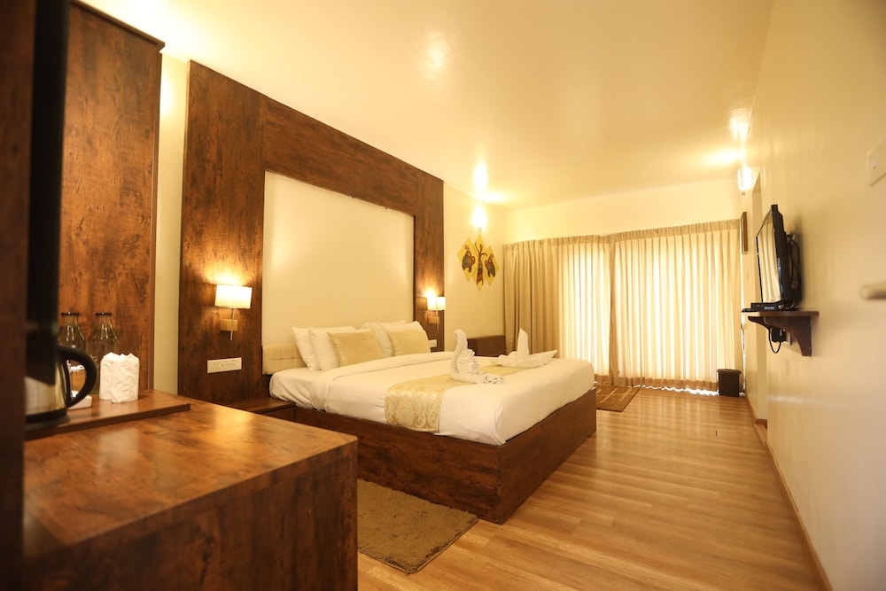 GRAND, KING BED, MOUNTAIN VIEW, SOFA
