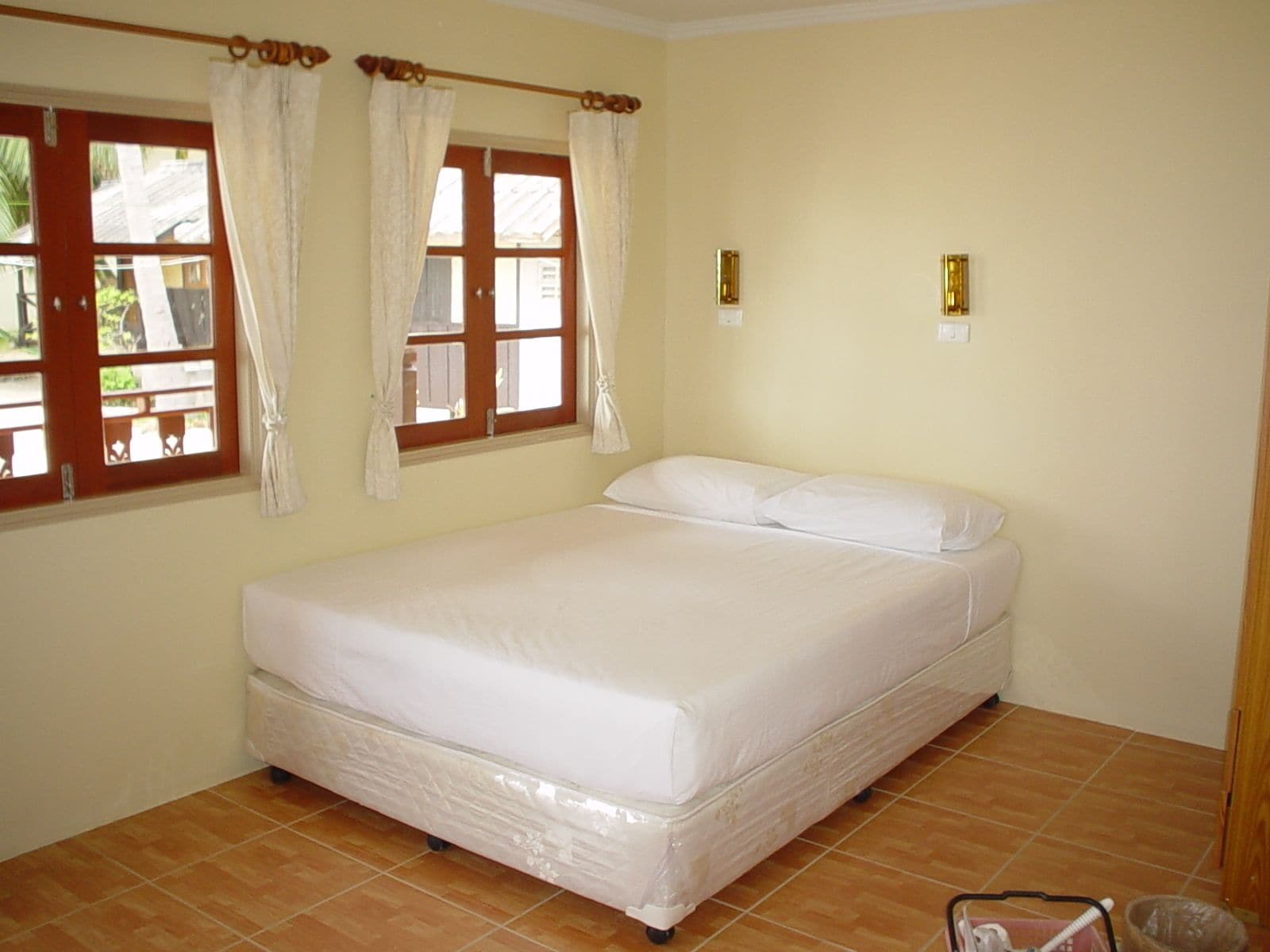 SUPERIOR, BUNGALOW, GARDEN AREA