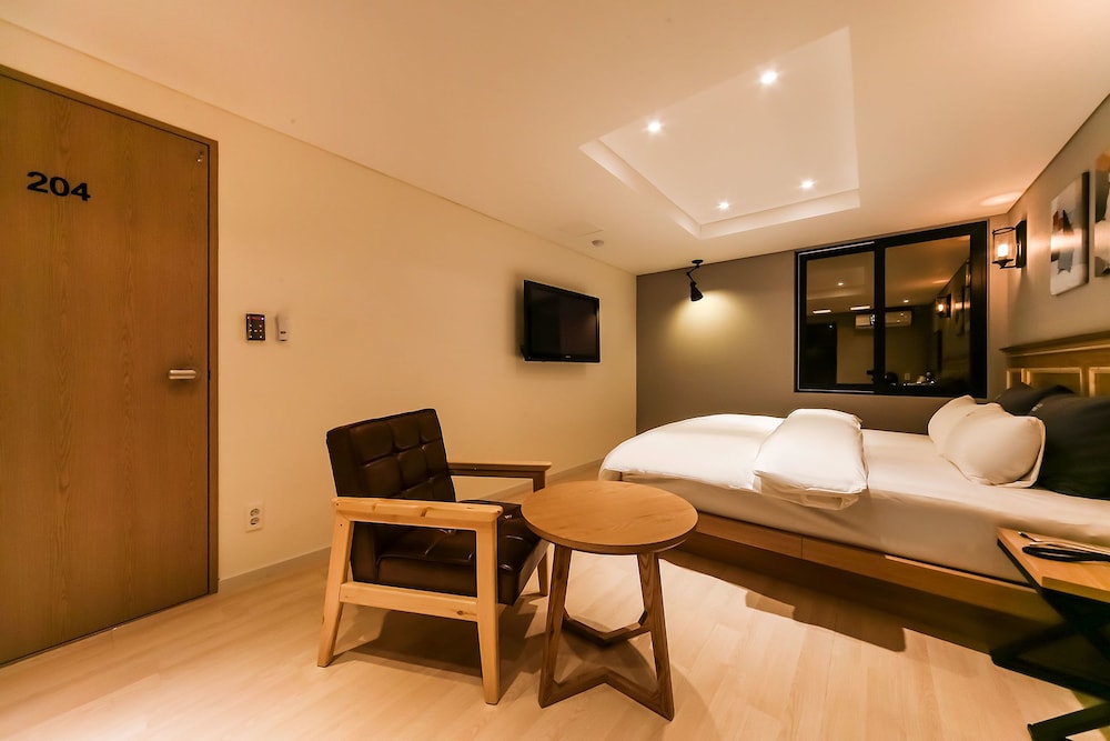 Cherish Hotel 16/50