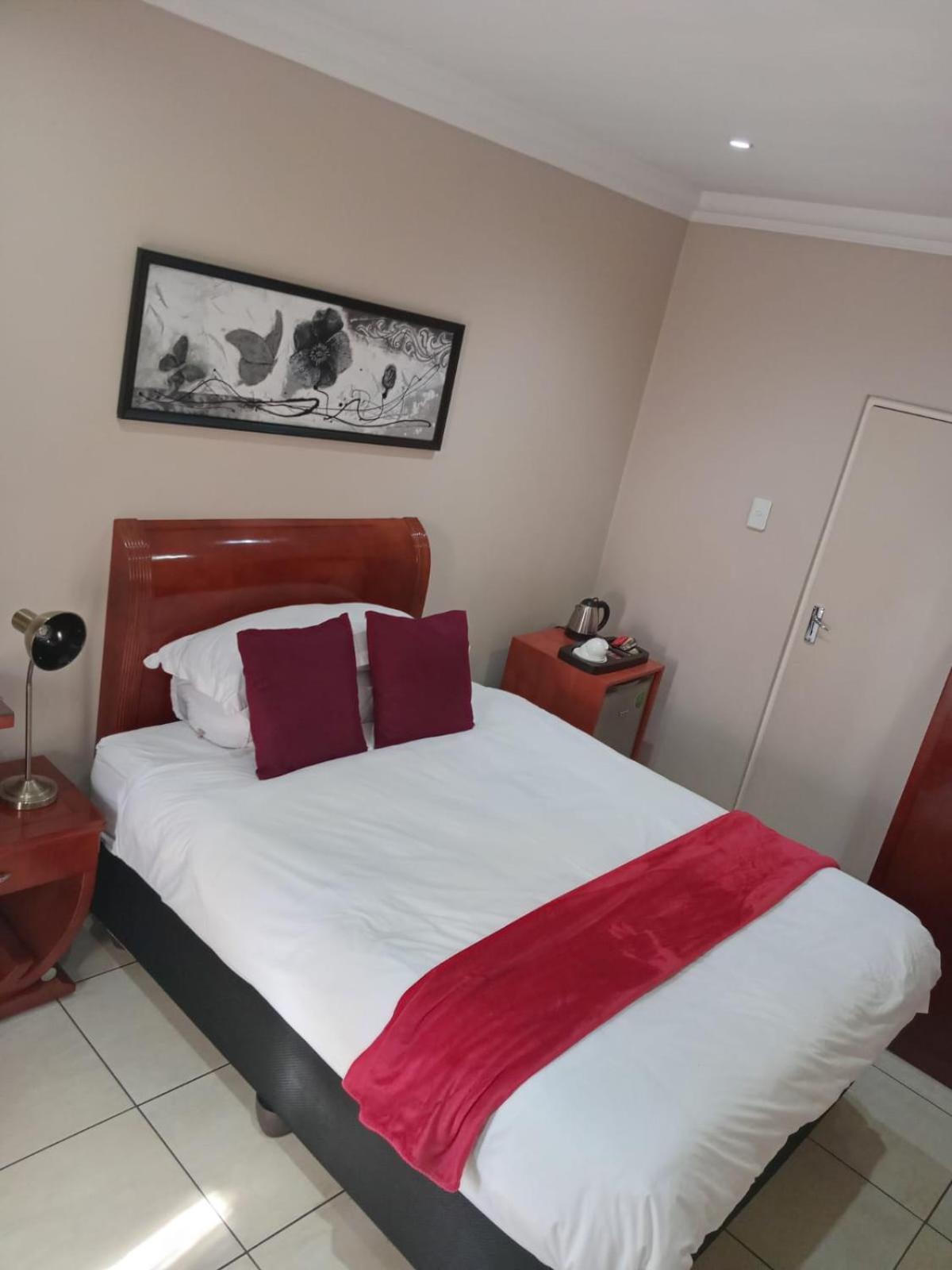 Semi Room, Luxury, Single, Semi Double Bed