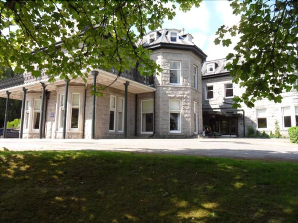 Tor Na Coille Hotel 50/52