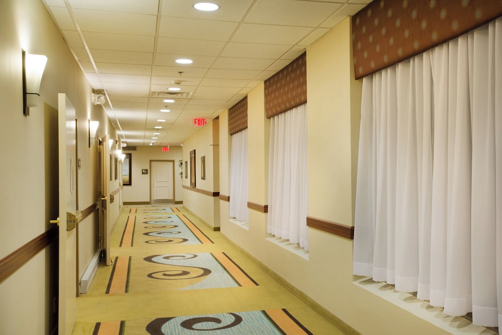 Holiday Inn Bloomington 6/53
