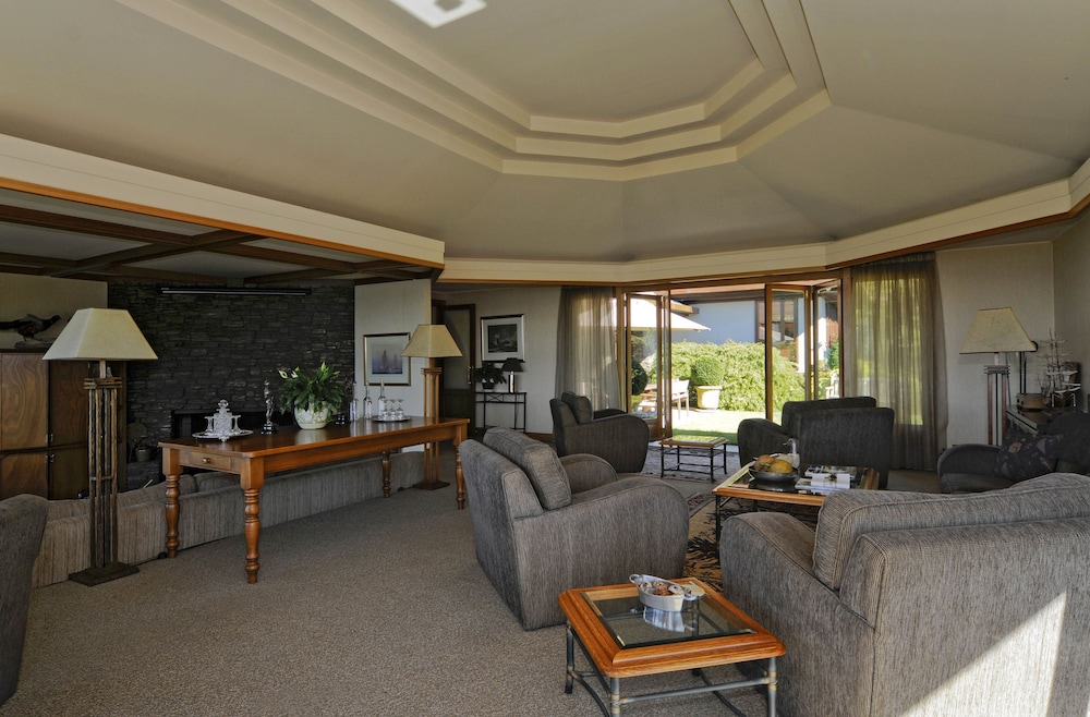 LAKE TAUPO LODGE 15/34