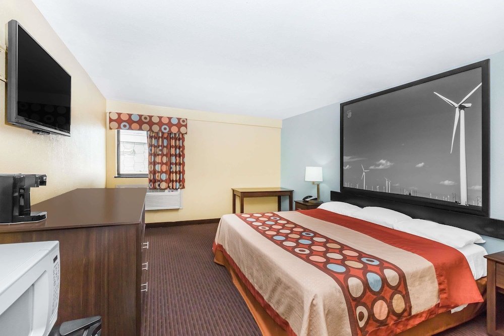 Super 8 by Wyndham Wichita Airport 20/47