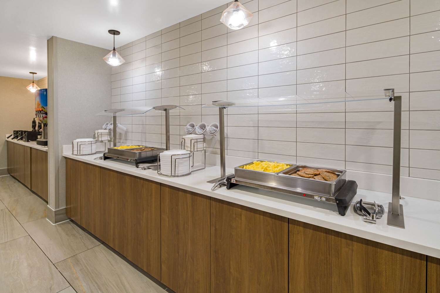 La Quinta Inn & Suites by Wyndham Orange County Airport 14/55