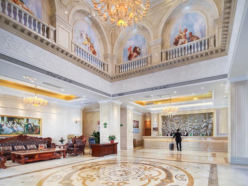 Vienna International Hotel (Wuxi Huishan Yanqiao Metro Station) 4/25