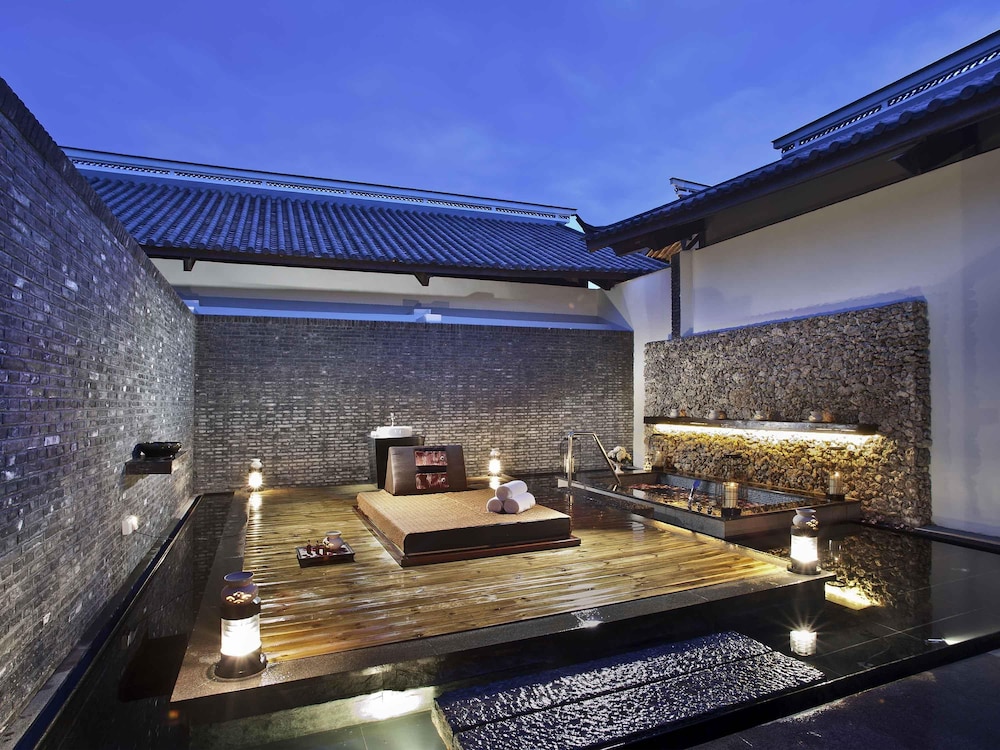 PULLMAN LIJIANG RESORT AND SPA 20/50
