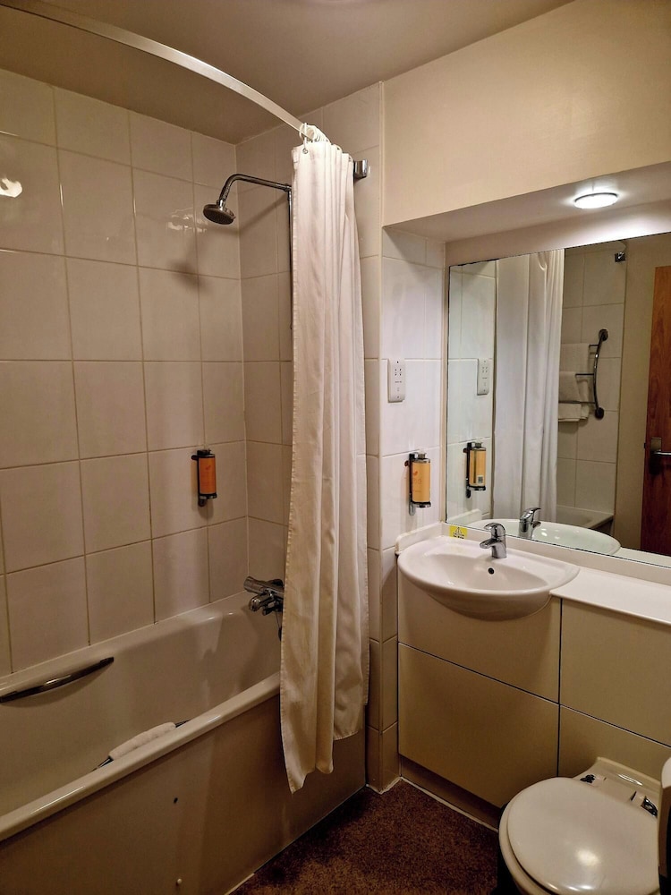 Premier Inn Bournemouth East Lynton Crt 53/54