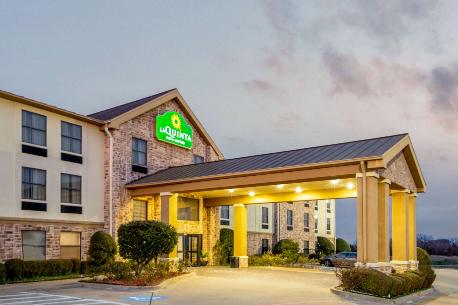 La Quinta Inn & Suites by Wyndham Denison - N. Lake Texoma 4/35