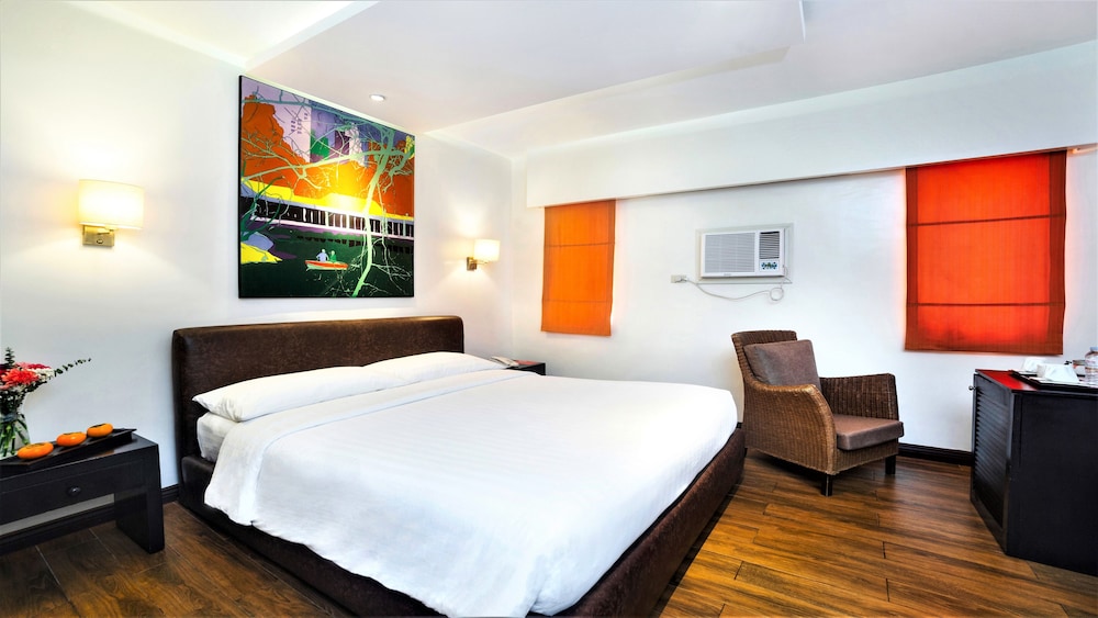 Court Meridian Hotel And Suites 12/36