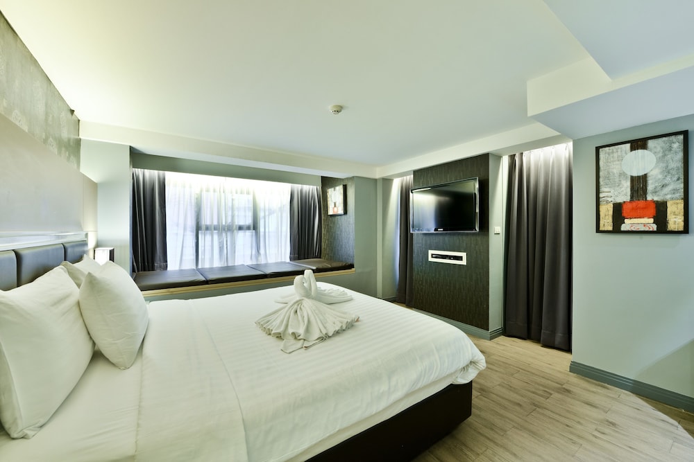 Prestige Suites 16/42
