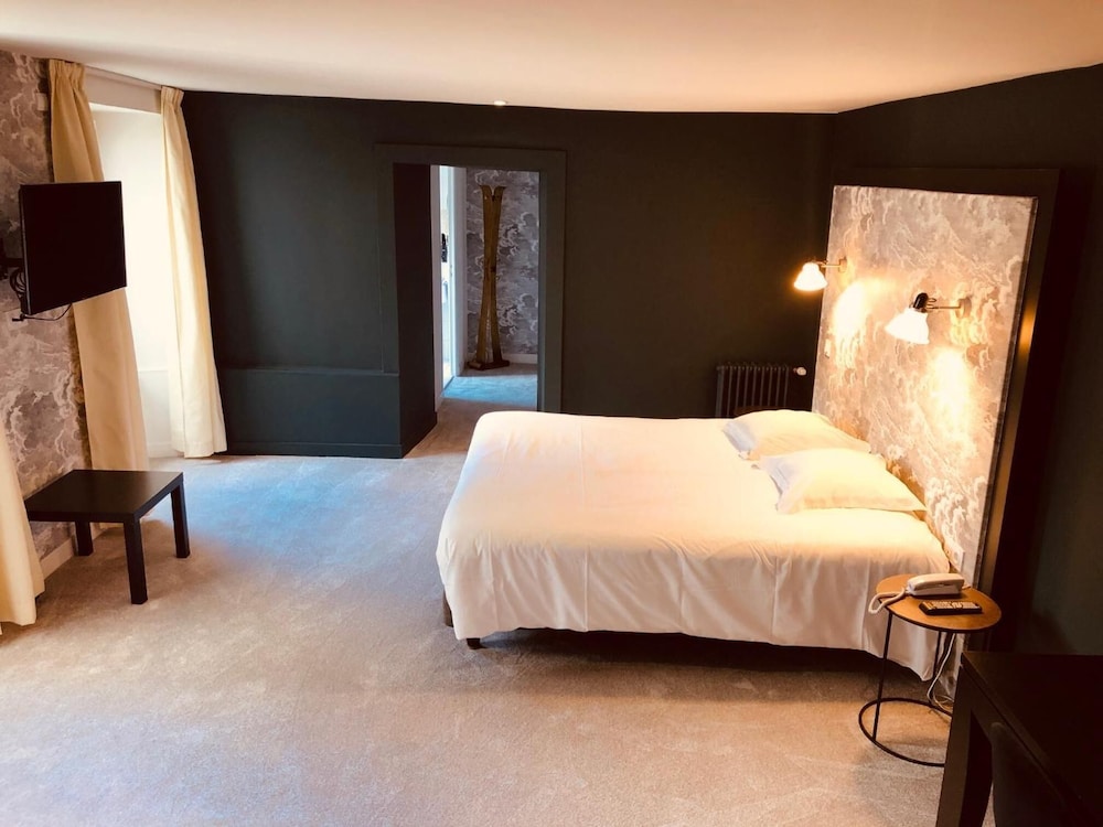 HOTEL LE COBH 8/26